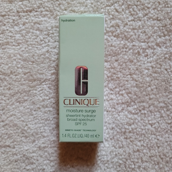 Clinique Other - NEW Clinique Moisture Surge Sheertint Hydrator SPF 25 Universal Light